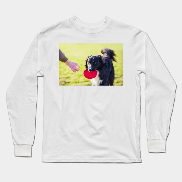 Dog fetch frisbee Long Sleeve T-Shirt by 1STunningArt